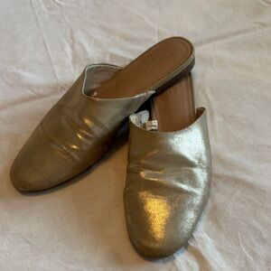 Gold Slip-On Women's Shoes Size 8.5